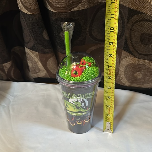 HALLOWEEN DISNEYLAND EXCLUSIVE- OOGIE BOOGIE BASH HALLOWEEN PARTY CUP 2023 - Picture 10 of 10